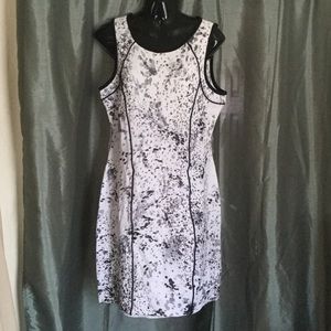 Sleevelesss Dress White whit Black Dots